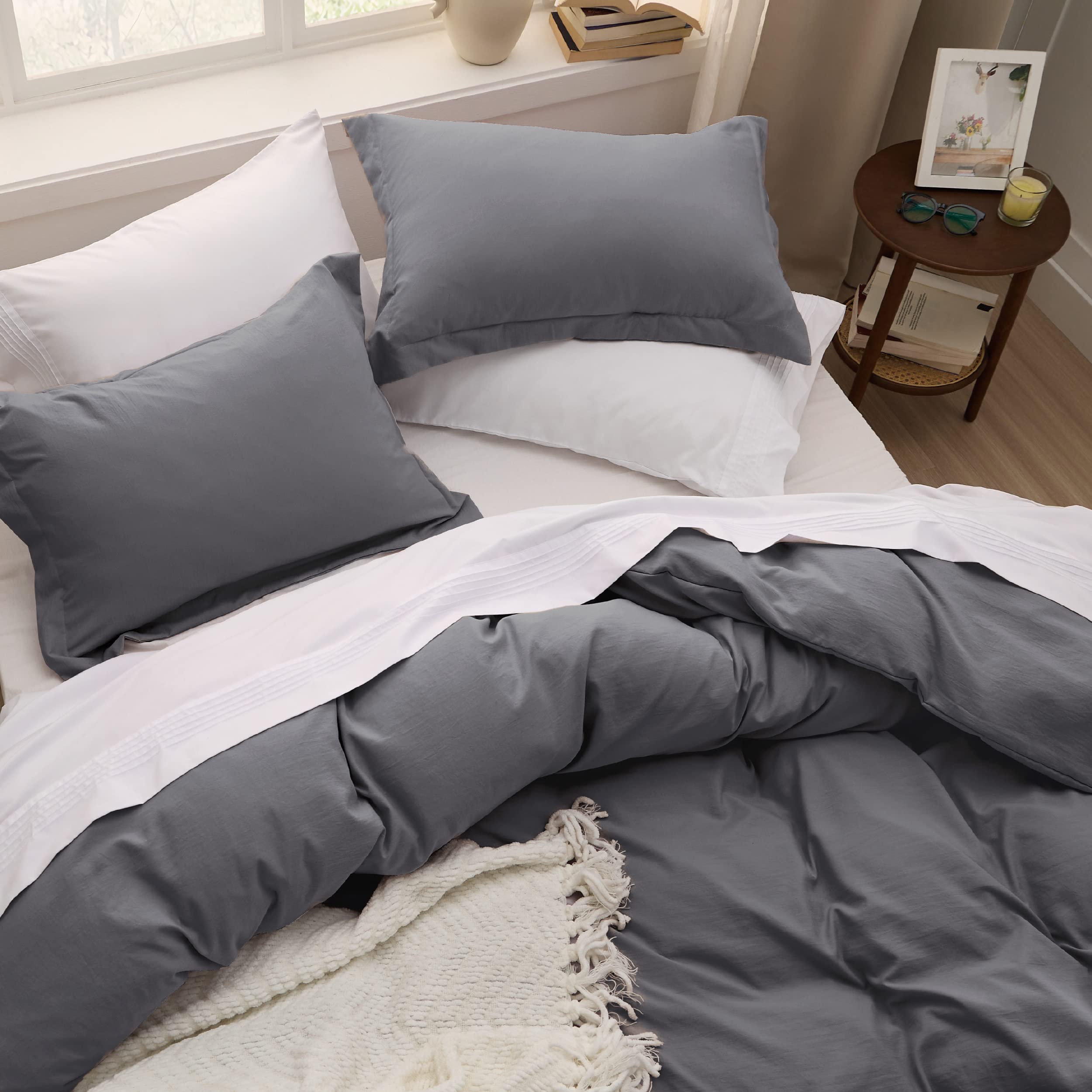 Bedsure White Duvet Cover Queen Size - Soft Prewashed Queen Duvet Cover Set, 3 Pieces, 1 Duvet Cover 90x90 Inches with Zipper Closure and 2 Pillow Shams, Comforter Not Included