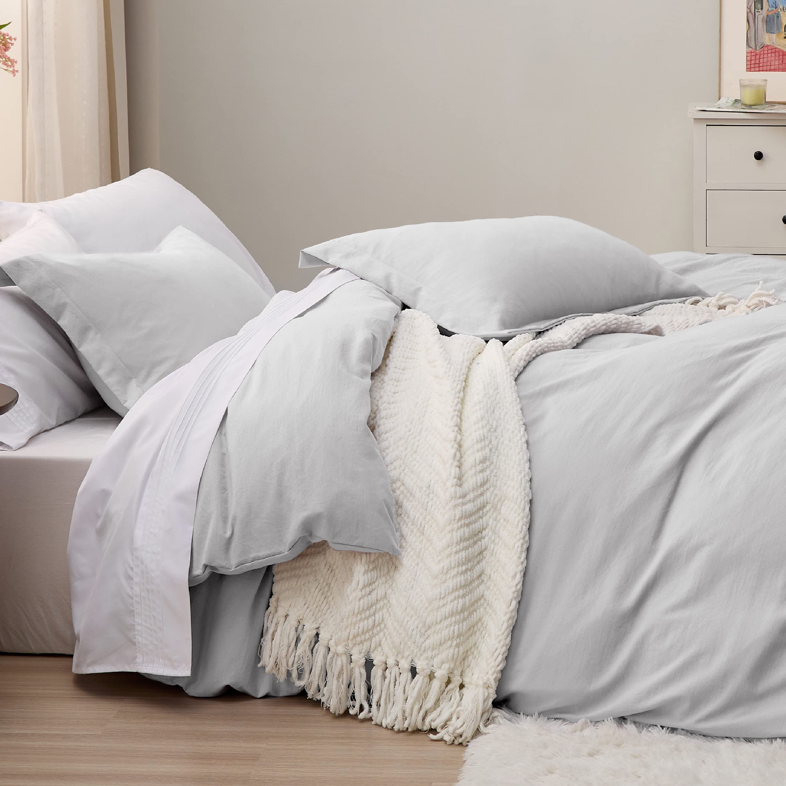 Bedsure White Duvet Cover Queen Size - Soft Prewashed Queen Duvet Cover Set, 3 Pieces, 1 Duvet Cover 90x90 Inches with Zipper Closure and 2 Pillow Shams, Comforter Not Included