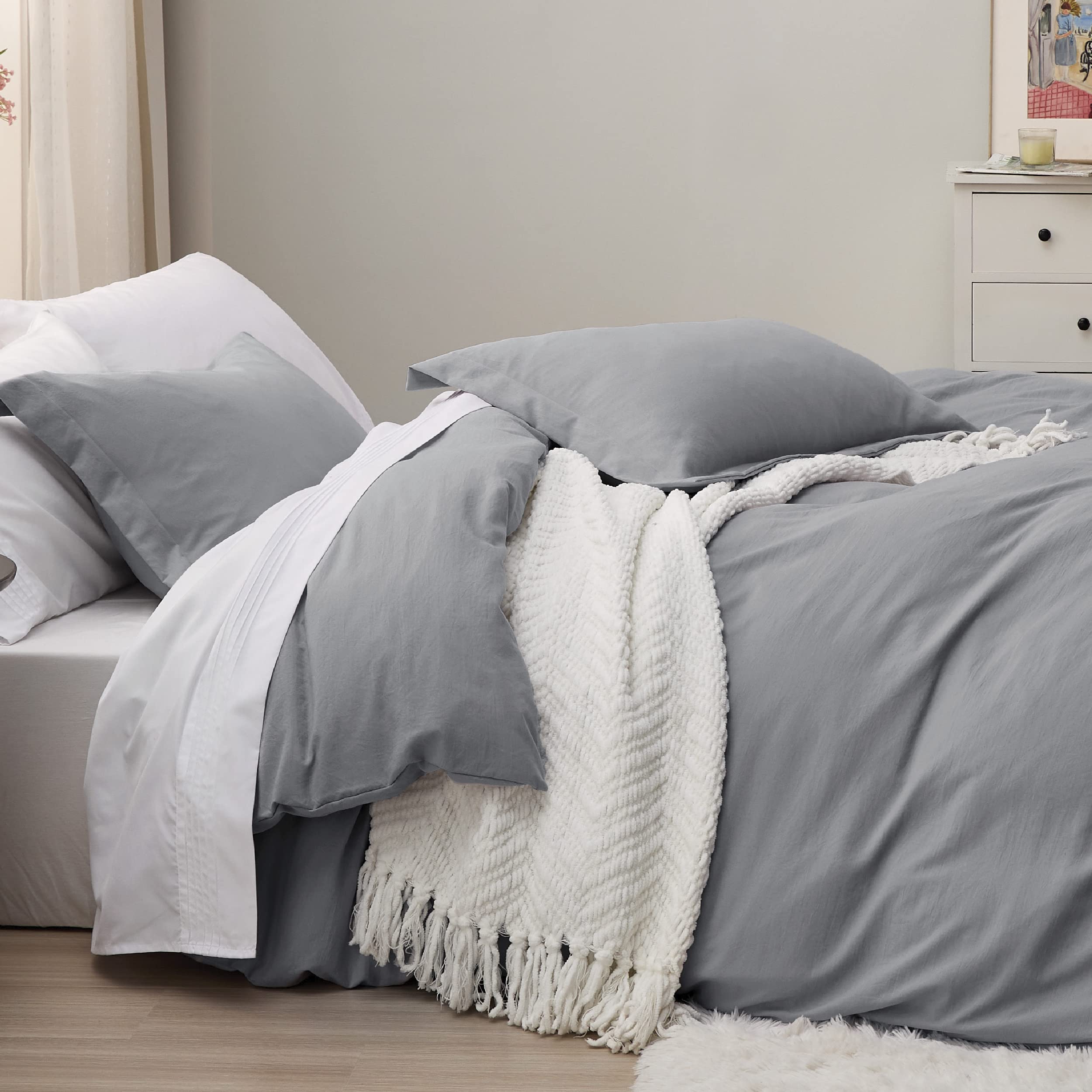 Bedsure White Duvet Cover Queen Size - Soft Prewashed Queen Duvet Cover Set, 3 Pieces, 1 Duvet Cover 90x90 Inches with Zipper Closure and 2 Pillow Shams, Comforter Not Included