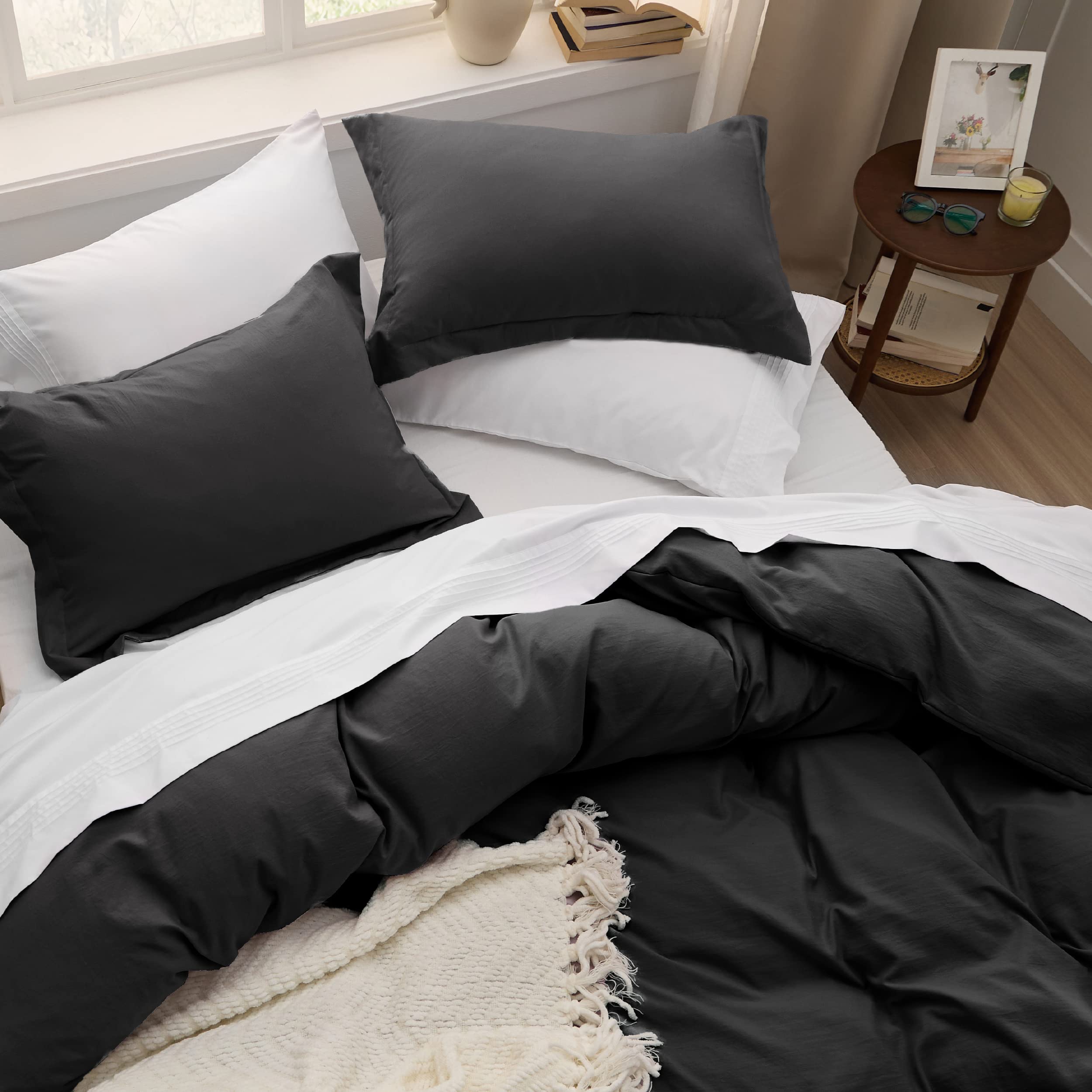 Bedsure White Duvet Cover Queen Size - Soft Prewashed Queen Duvet Cover Set, 3 Pieces, 1 Duvet Cover 90x90 Inches with Zipper Closure and 2 Pillow Shams, Comforter Not Included