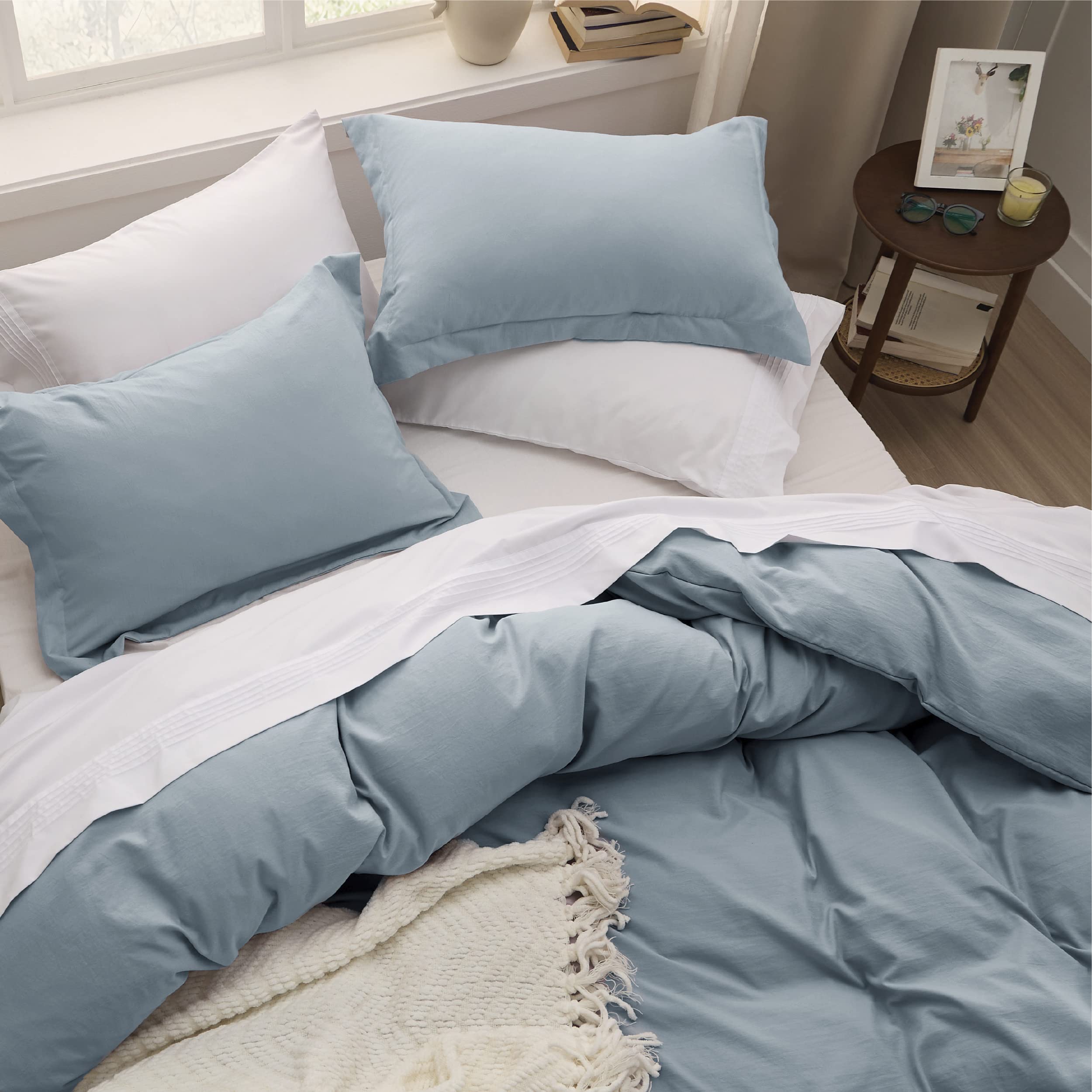 Bedsure White Duvet Cover Queen Size - Soft Prewashed Queen Duvet Cover Set, 3 Pieces, 1 Duvet Cover 90x90 Inches with Zipper Closure and 2 Pillow Shams, Comforter Not Included