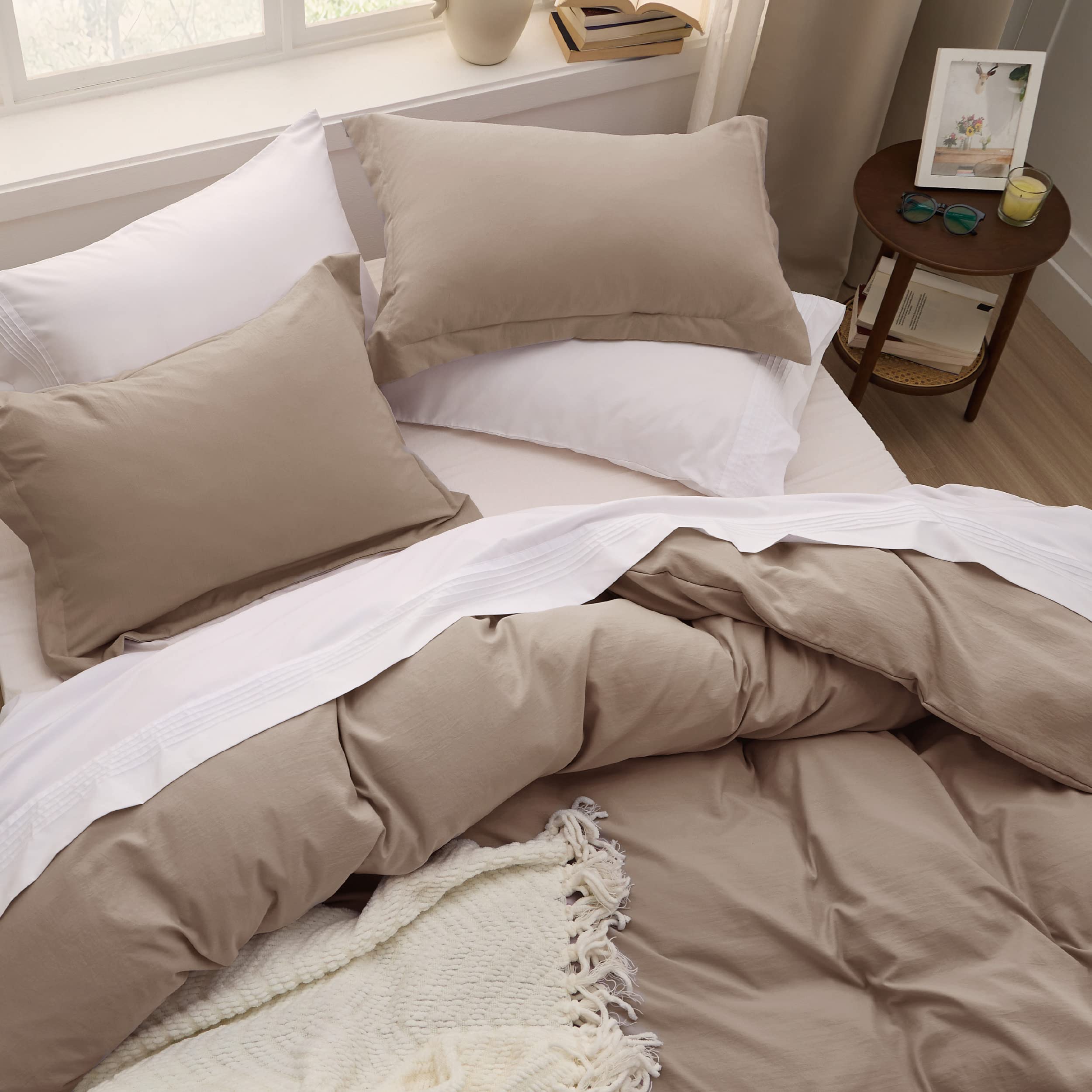 Bedsure White Duvet Cover Queen Size - Soft Prewashed Queen Duvet Cover Set, 3 Pieces, 1 Duvet Cover 90x90 Inches with Zipper Closure and 2 Pillow Shams, Comforter Not Included